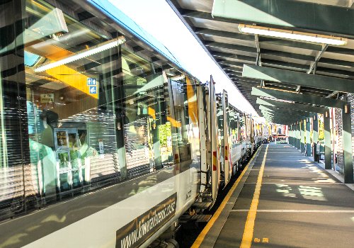 長距離列車 、 列車