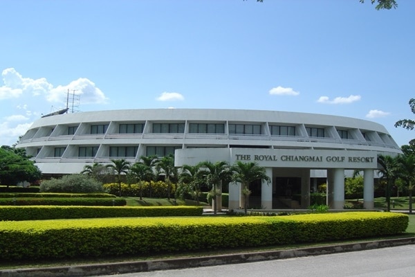 往復送迎付／日本語ガイドあり