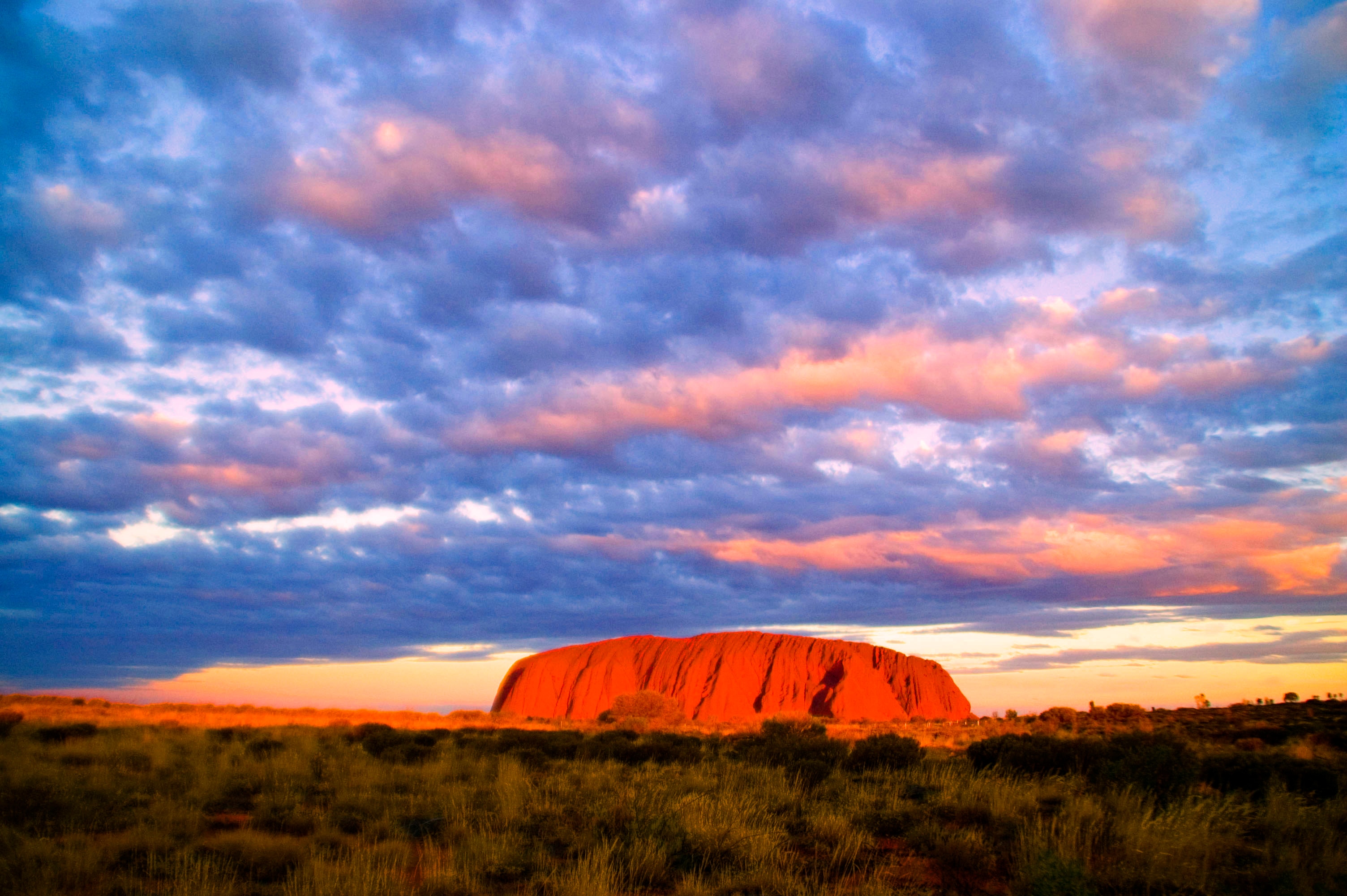 【H.I.S.】エアーズロック行き2泊3日エアー付きパッケージ(各都市発着国内線航航空券付き） 海外現地