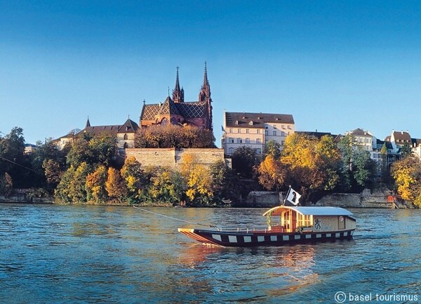H I S バーゼル発 プライベートツアー 日本語ガイドと国境の街バーゼルを歩く 半日ウォーキングツアー ライン川の渡し船と国境越え体験バーゼル スイス のオプショナルツアー 海外現地ツアー格安予約