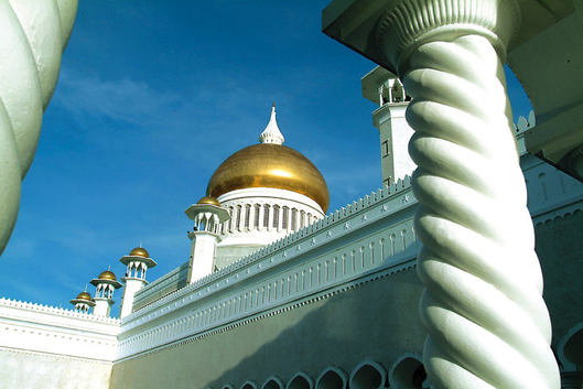 スルタン・オマール・アリ・サイフディン・モスク