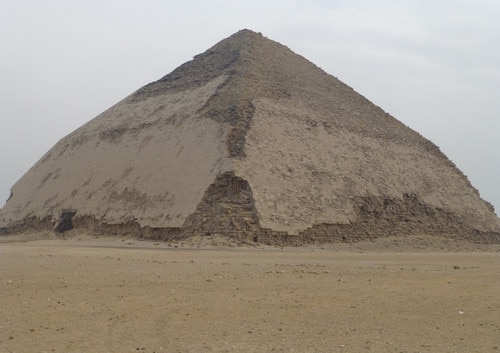 ダハシュールの屈折ピラミッド