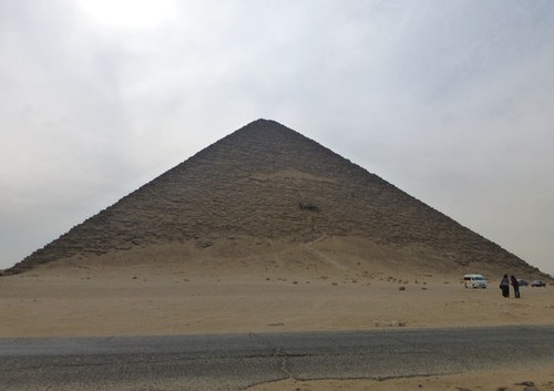 ダハシュールの赤のピラミッド