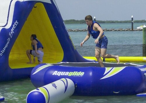 H I S 大人も子供も楽しい 水上アスレチック Aquabounce カンクン メキシコ のオプショナルツアー 海外現地ツアー格安予約