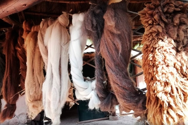 アルパカの毛から作られている毛糸がとても柔らかくて綺麗です！