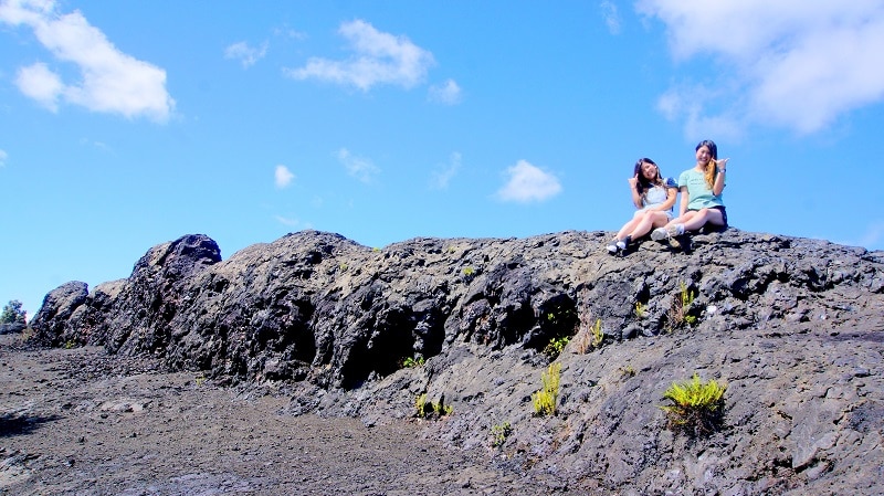 【早期割引】ハワイ島日帰り　朝イチキラウエア火山と黒砂海岸＆滝ツアー(オアフ島発着)