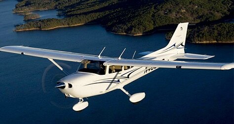 H I S セスナ172 小型飛行機 フライト体験キエフ ウクライナ のオプショナルツアー 海外現地ツアー格安予約