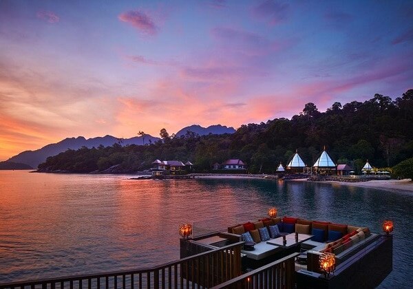 H I S マレーシア在住者限定 The Ritz Carlton Langkawiに泊まる レンタカー 選べるアクティビティ付き2泊3日パッケージ ランカウイ島 マレーシア のオプショナルツアー 海外現地ツアー格安予約