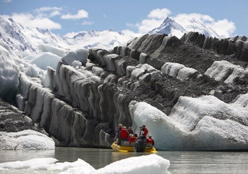 氷河とボート