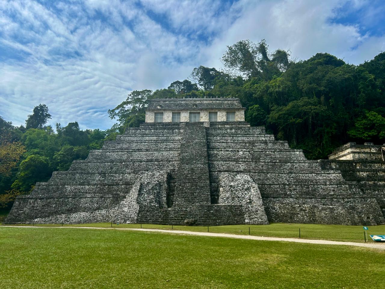 【専用車】パレンケ遺跡、アグアアスール滝、ミソルハ滝 1日観光ツアー（英語ガイド）