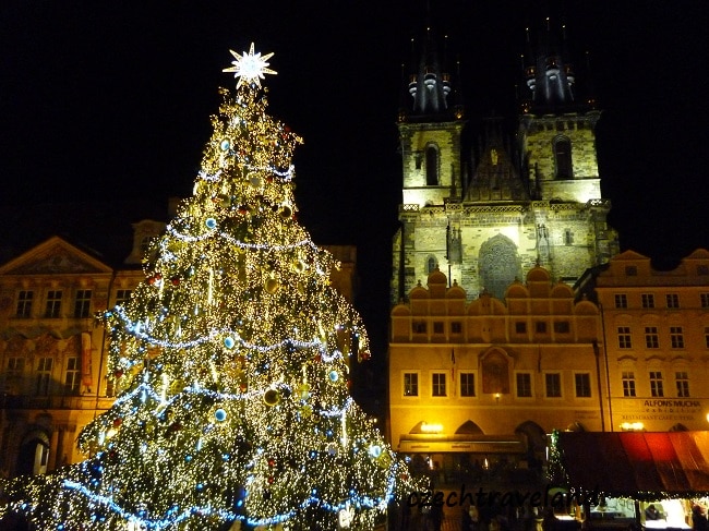 クリスマス期間限定ツアー！！　プラハ観光名所とクリスマスマーケット巡り（地下鉄移動/ホットワイン付き）