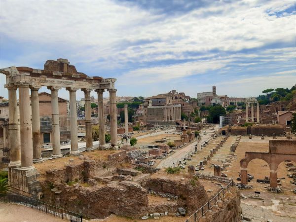 H I S 世界遺産の街中から生配信 ライブで 行った気になる ローマ観光ローマ イタリア のオプショナルツアー 海外現地ツアー格安予約