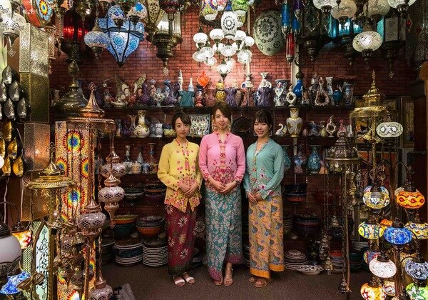 H I S シンガポールの民族衣装 ケバヤ の一日レンタルシンガポール シンガポール のオプショナルツアー 海外現地ツアー格安予約