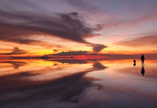 H.I.S.】ラパス発着！2泊3日☆たっぷりウユニ塩湖満喫ツアー朝日