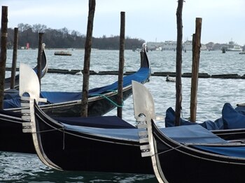 H I S ベネチア名物 プライベートゴンドラ遊覧ベネチア イタリア のオプショナルツアー 海外現地ツアー格安予約