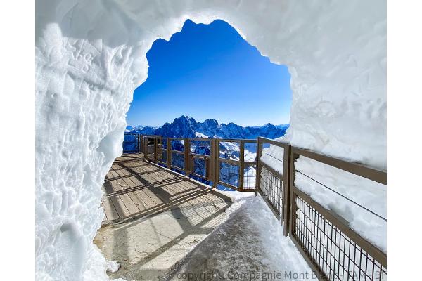 シャモニー発<br /> シャモニー・モンブラン アンリミテッドパス<br />シャモニーの鉄道やケーブルカーが乗り放題(スキーパス）